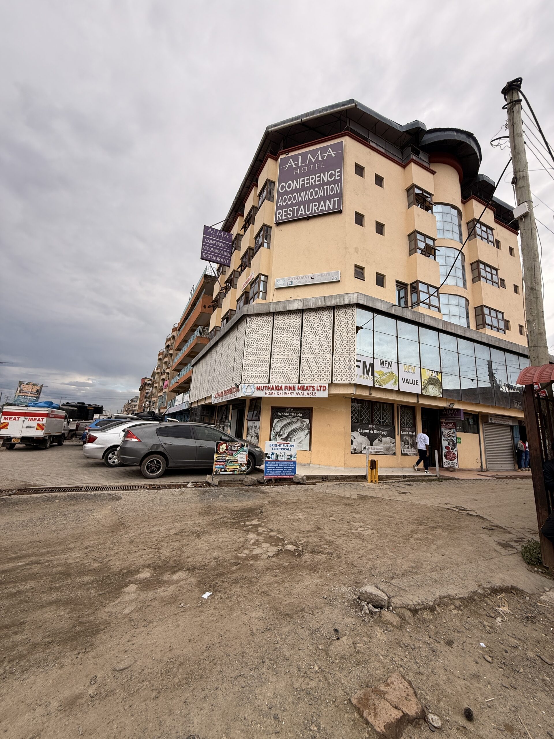 Commercial building for sale in Kitengela Town along tarmac road.
