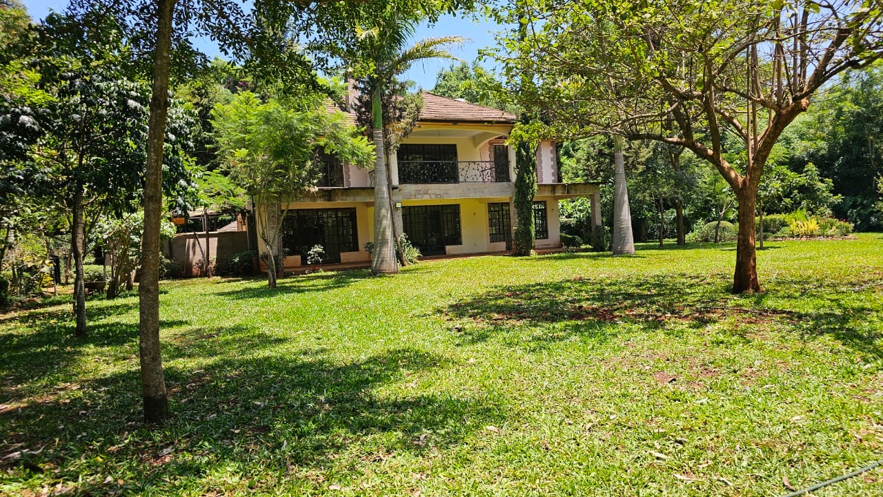 Front view of luxury 4 bedroom house for rent in Windy Ridge Karen on 1 acre