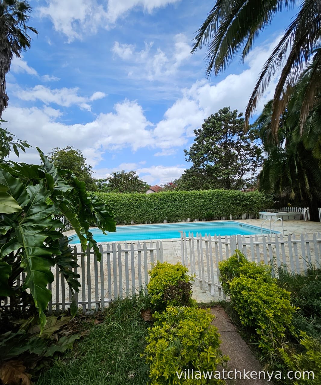 Swimming pool 5 bedroom villa for rent gated community Miotoni Karen