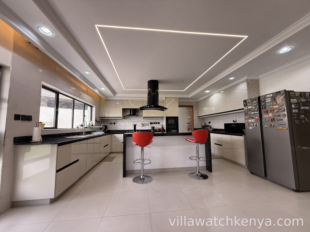 7 Bedroom Ambassadorial Mansion for Sale in Runda, Nairobi (8)