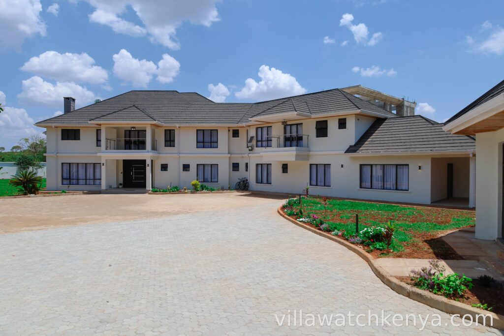 7 Bedroom Ambassadorial Mansion for Sale in Runda, Nairobi (1)